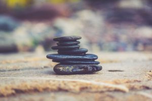 balanced-rock-cairn balanced-rock-cairn